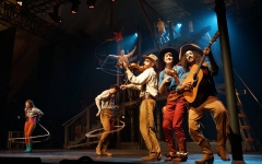 CIRQUE LOIZE: DU WESTERN EN VILLE !